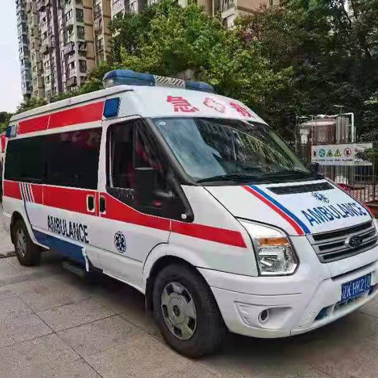 排湖风景区长途救护车护送病人返乡